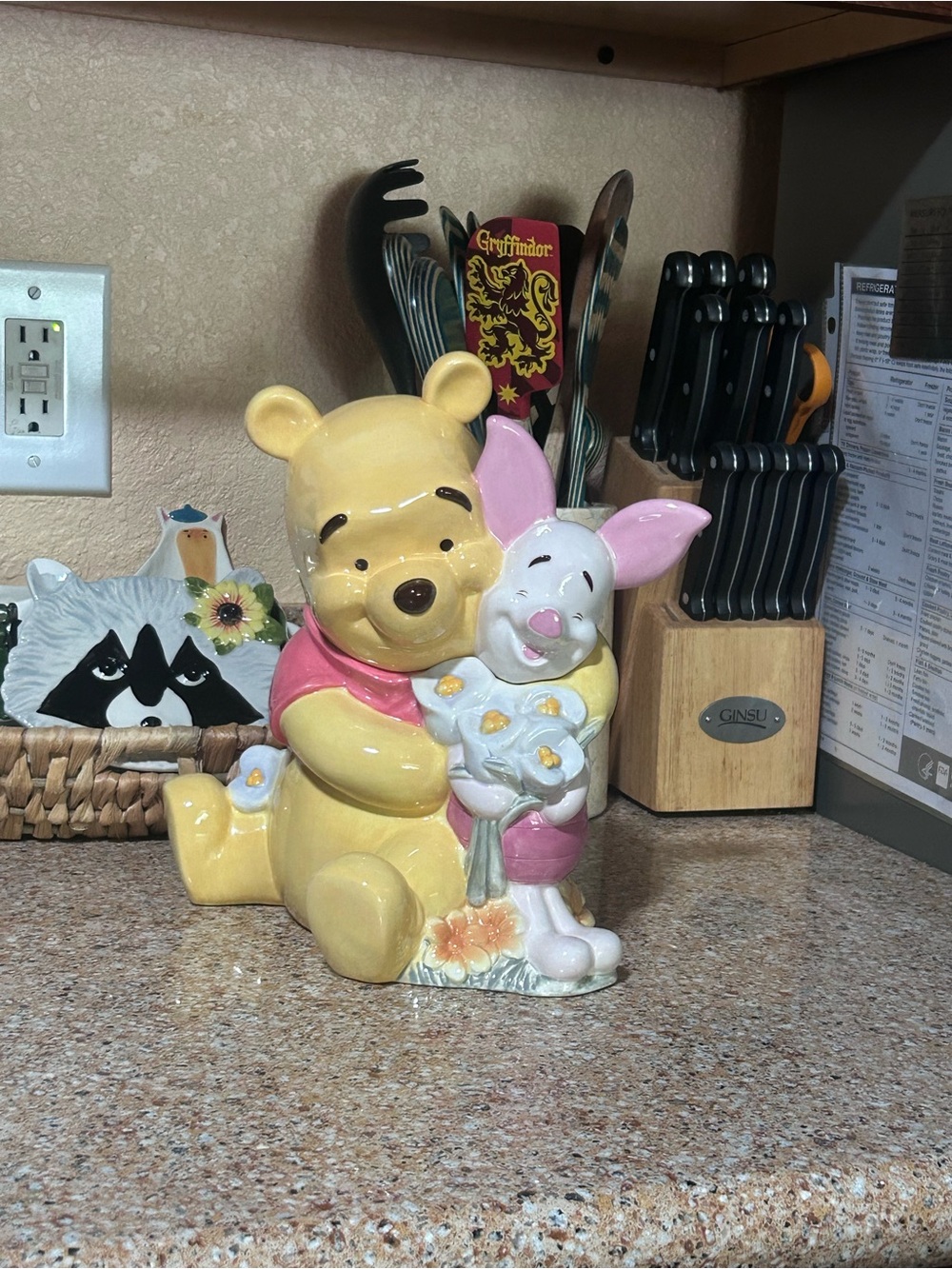 Vintage Winnie the Pooh & Piglet “Friends Forever” cookie jar - Picture 2 of 8